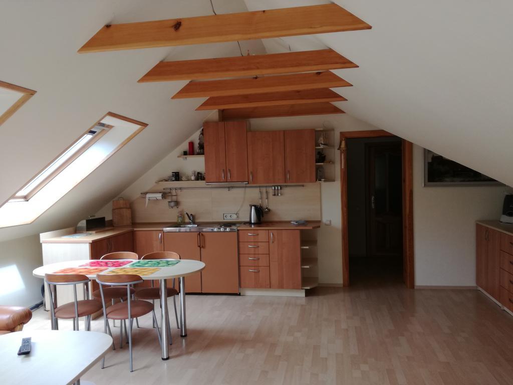 Cozy Apartment With Balcony Juodkrante