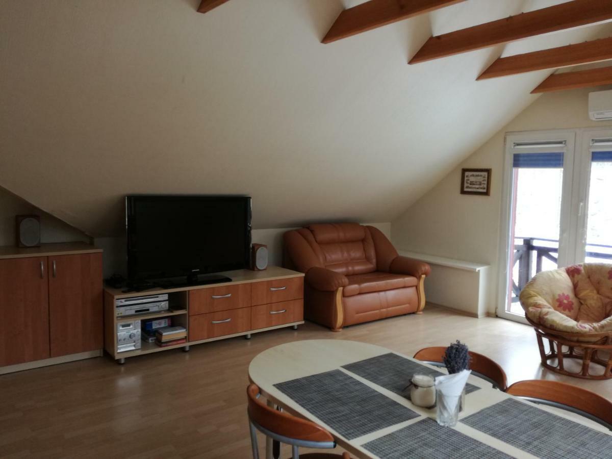 Cozy Apartment With Balcony Juodkrante